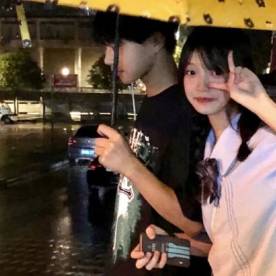 情侶頭像二人兩張甜炸真人 2022全網很幸福的情頭合集